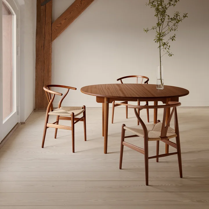 CH24 from Carl Hansen made of mahogany