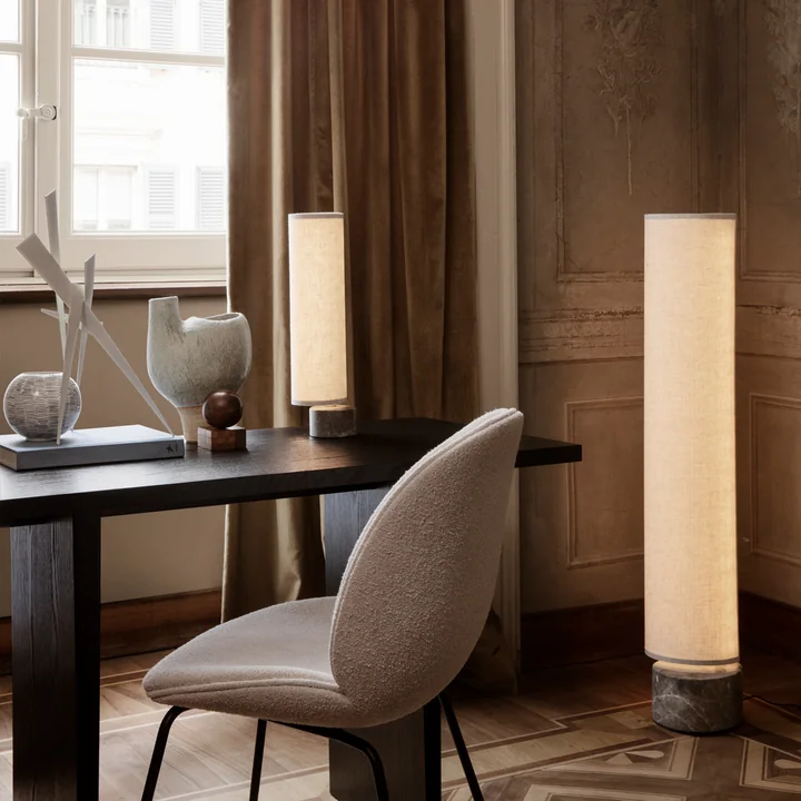 Unbound Floor lamp and table lamp in the office