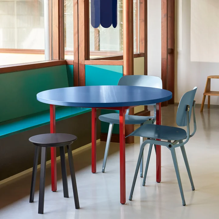 Two-Colour Dining table in round design from HAY