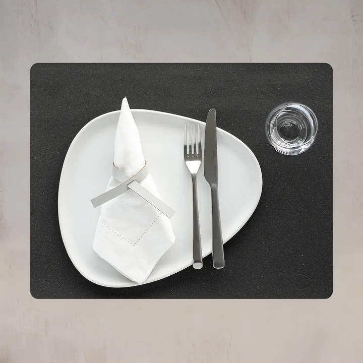 Leather table set in black