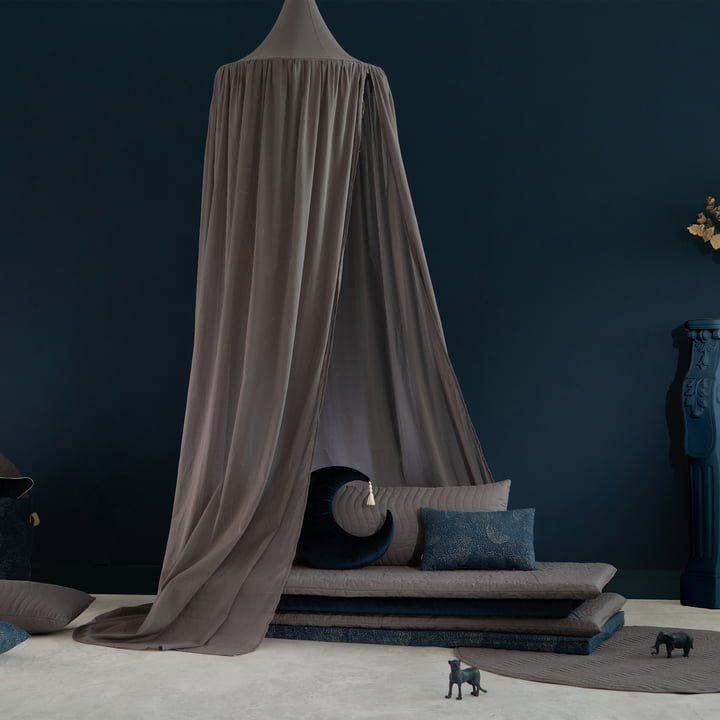 Vera Canopy bed from Nobodinoz