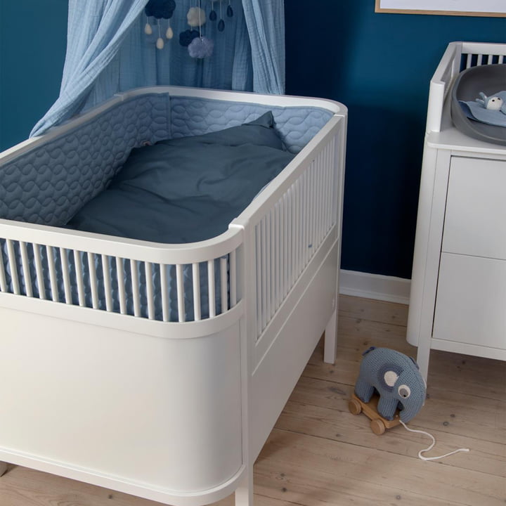 Baby cot bumper from Sebra in powder blue