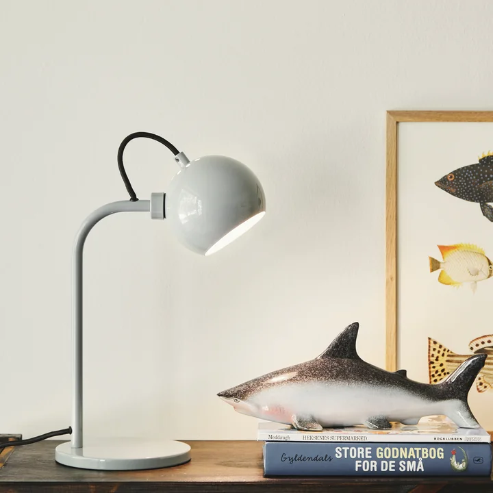 Table lamp in maritime look