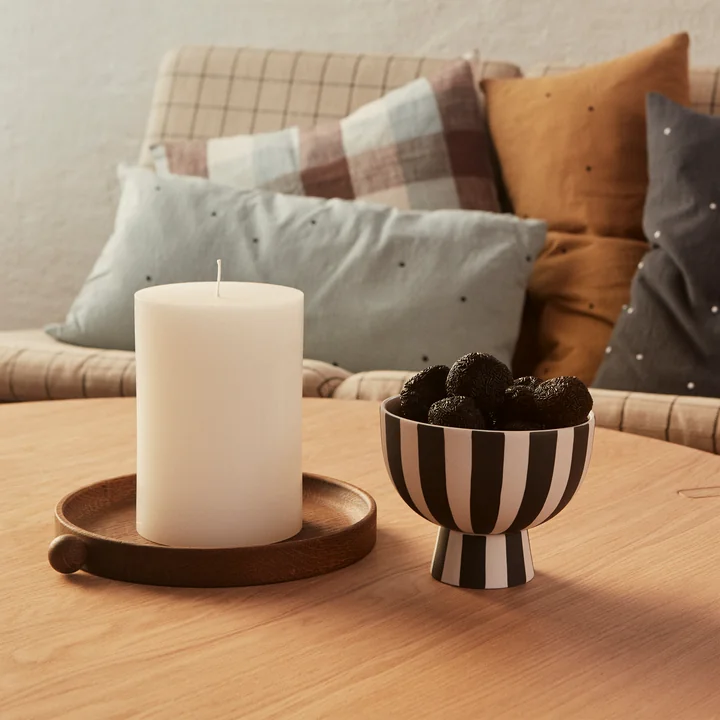 Toppu Bowl Ø 12.6 x H 10 cm in white / black and Inka wooden tray from OYOY