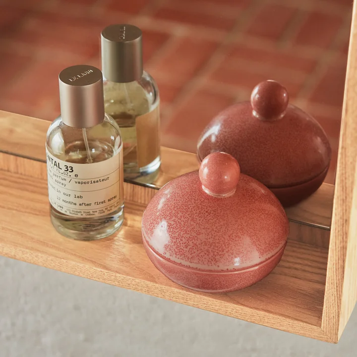 Peili mirror & Saga Bonbonniere Low from OYOY in coral