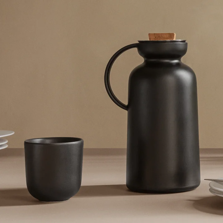 Silhouette Vacuum jug from Eva Solo