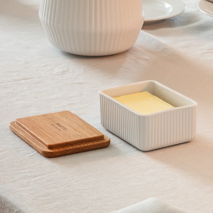 Legio Nova Butter dish by Eva Trio in oak