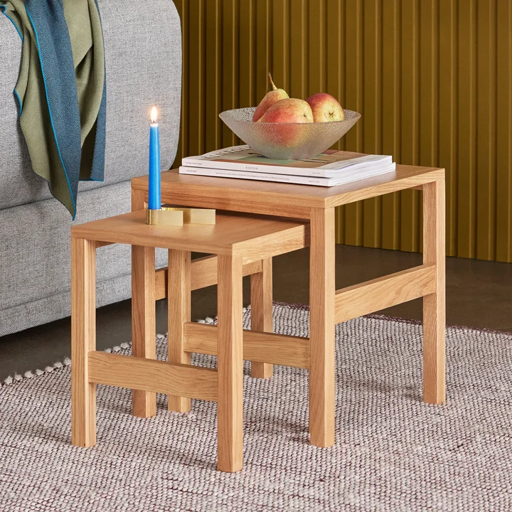 Stylish side table to move in the ambience