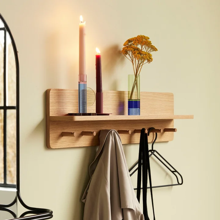 Practical shelf with coat hooks