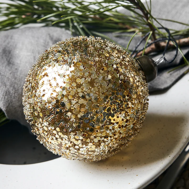 Chosen Christmas tree ball from House Doctor in color gold