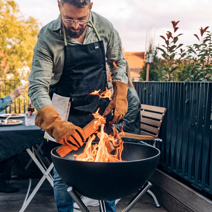 Fire bowl and grill in one