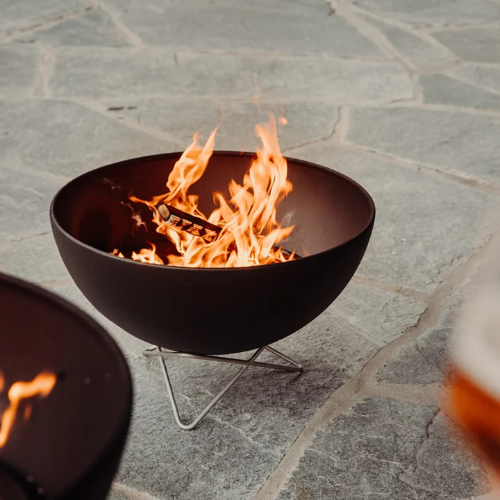 Stylish metal fire bowl