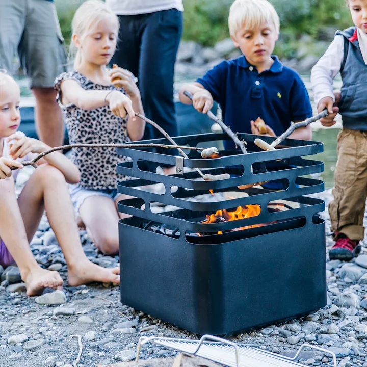 Atmospheric stick bread baking
