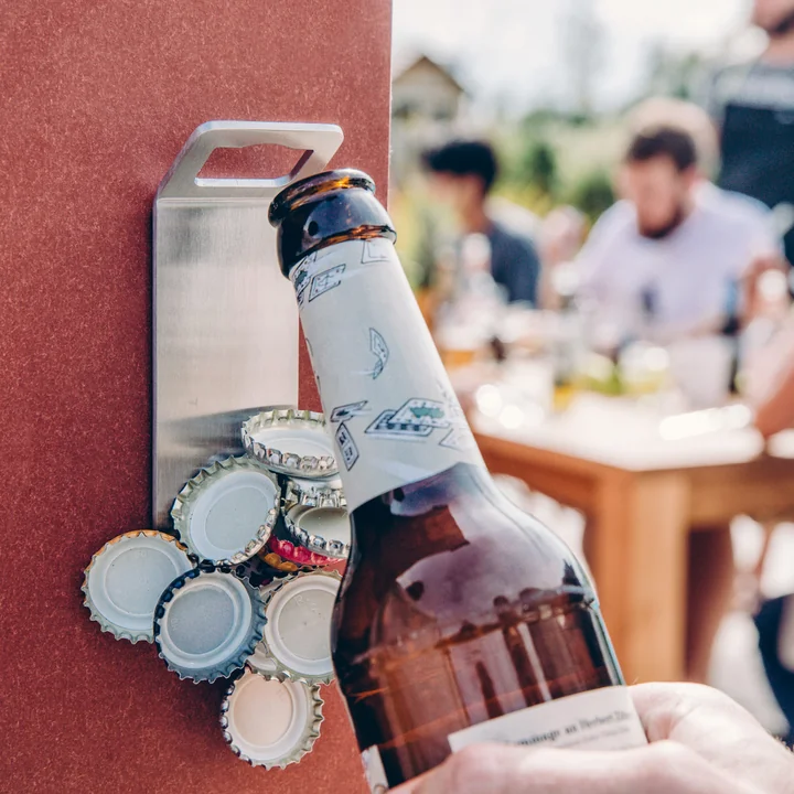 Johnny Catch Magnet bottle opener from höfats