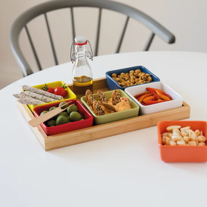 Bowl set with wooden tray from Remember