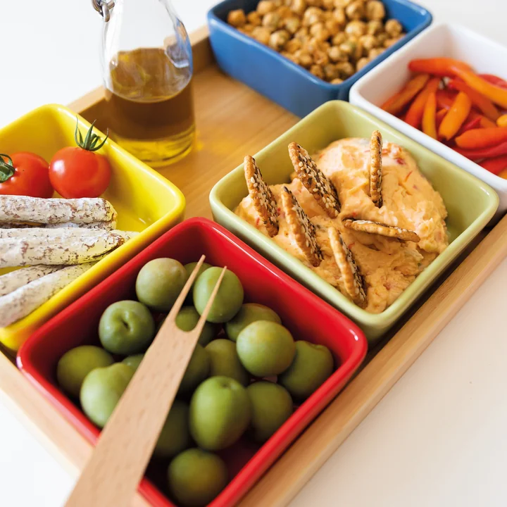 Bowl set with wooden tray from Remember