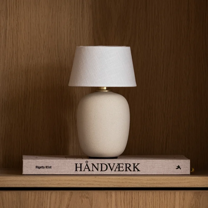 Minimalist rechargeable lamp