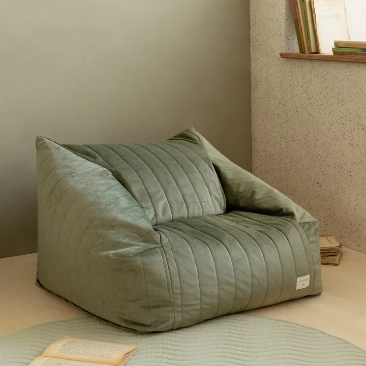 Chelsea Velvet beanbag from Nobodinoz in the version olive green