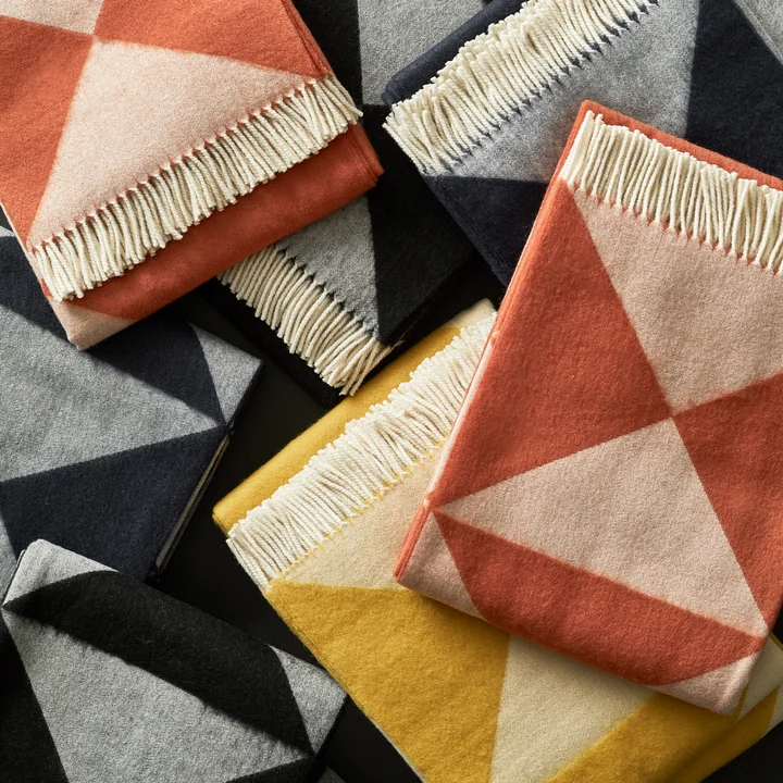 VP Mirror Throw by Verpan