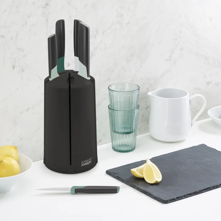 Elevate Knife set from Jospeh Jospeh in sage