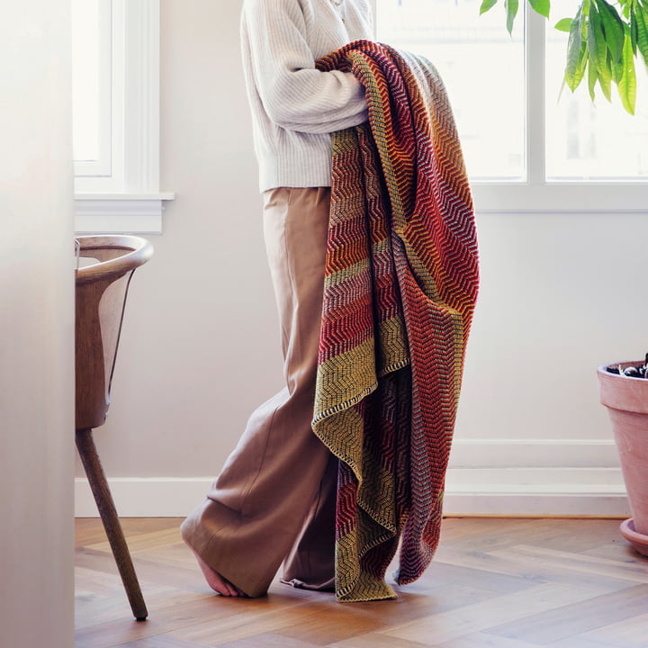 Fri Blanket from Røros Tweed in summer red