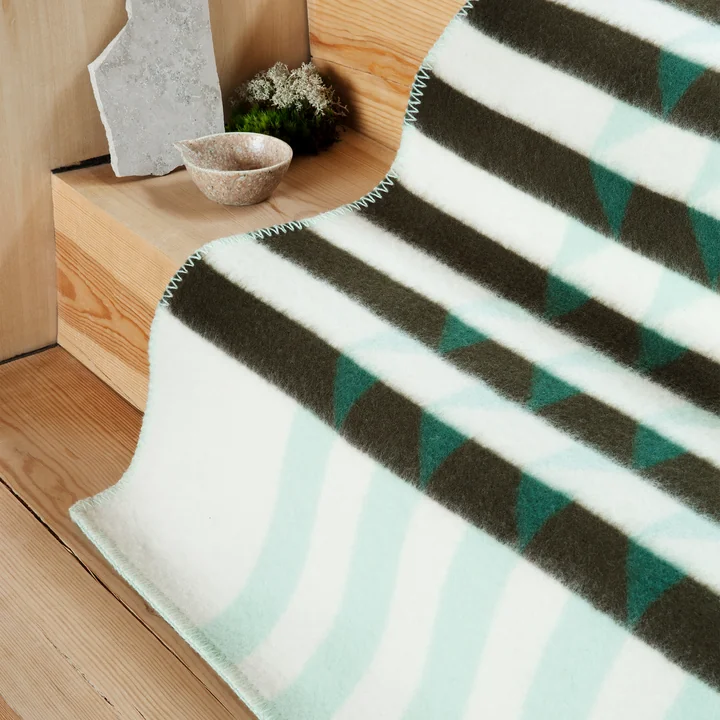 Kvam Wool blanket 200 x 135 cm from Røros Tweed in green