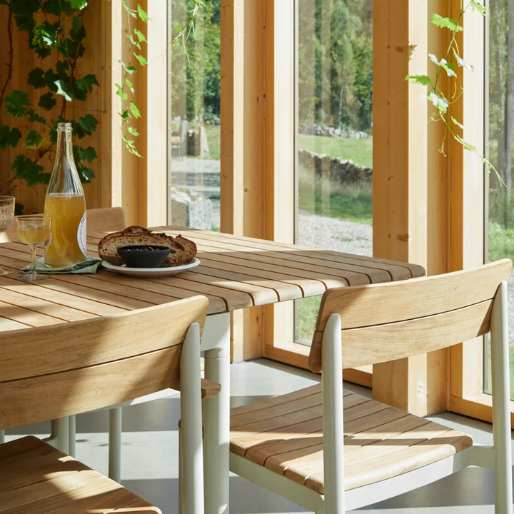 Pelago table and chairs by Skagerak