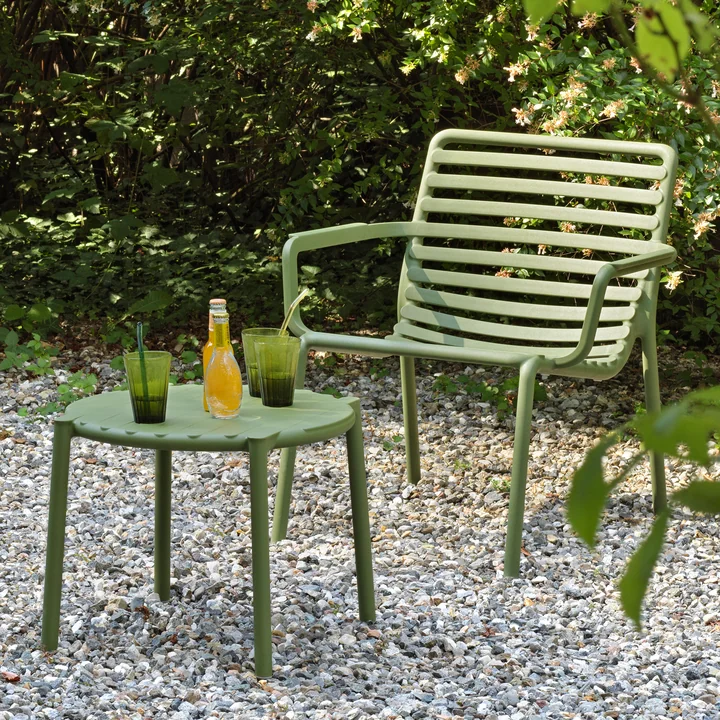 Doga Relax garden armchair from Nardi in the color agave with side table