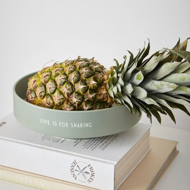 Favourite Bowl large, Ø 22 x H 7.5 cm in green by Design Letters