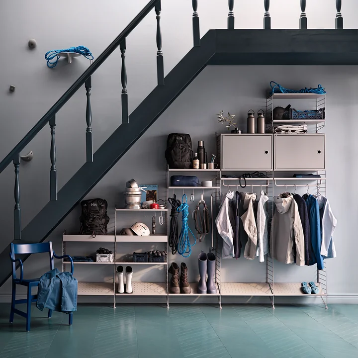 Hallway wall shelf from String