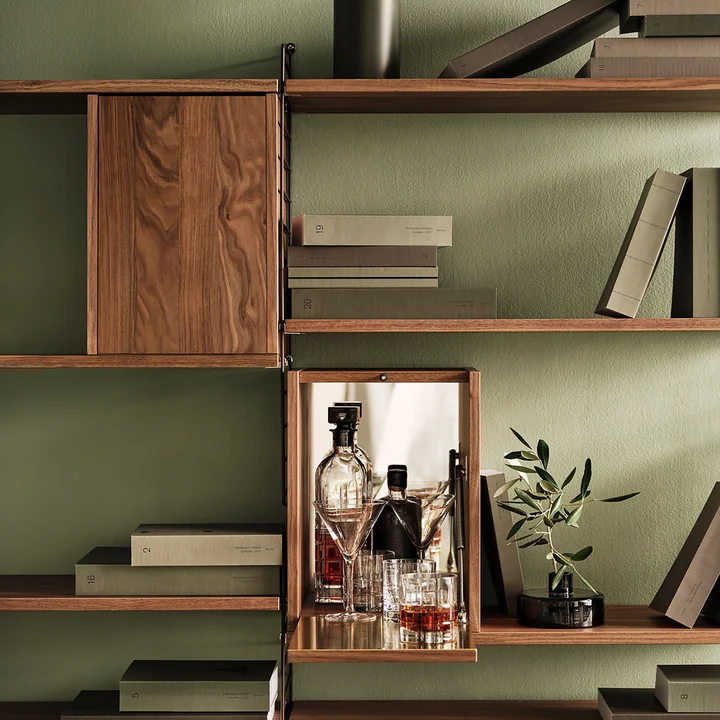 Small wardrobe element from String