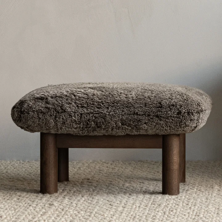 Audo - Brasilia Ottoman, dark oak / sheepskin