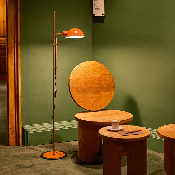 Funiculí Floor lamp, H 135 cm, terracotta by marset