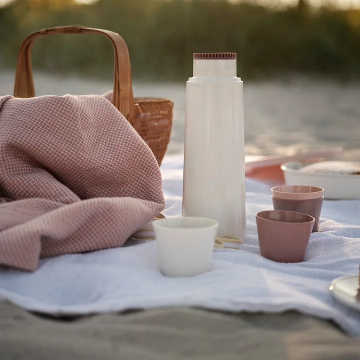 Picnic Insulated bottle + 4 cups in blossom from Rig-Tig