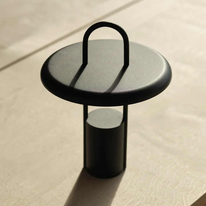 Pier Battery LED light in black from Stelton
