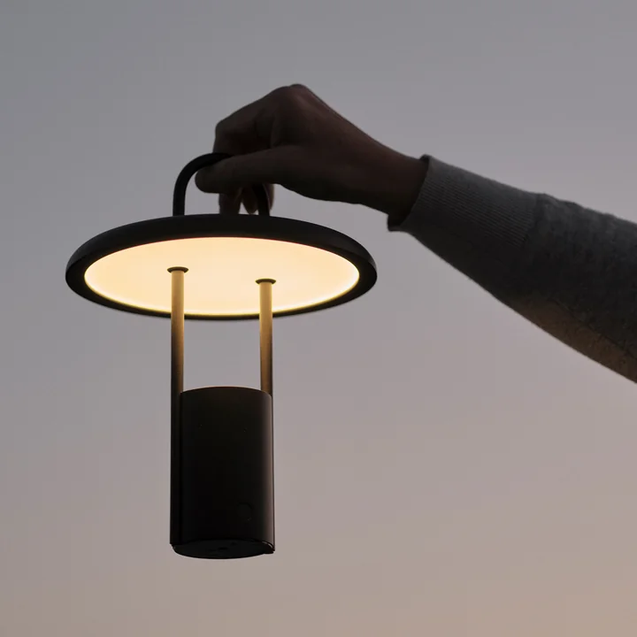 Pier Battery LED light in black from Stelton