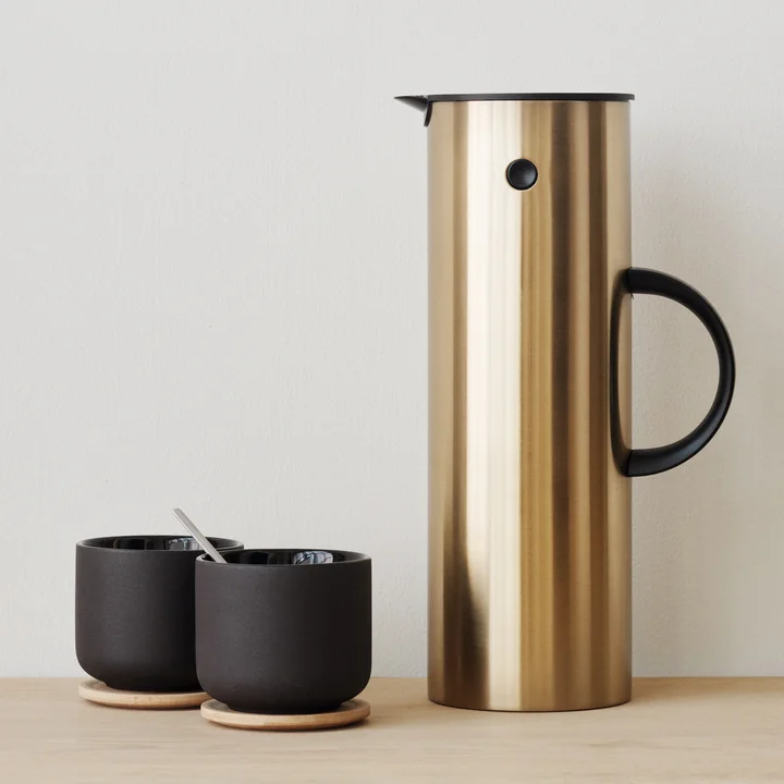 Vacuum jug EM 77, 1 l in brushed brass from Stelton