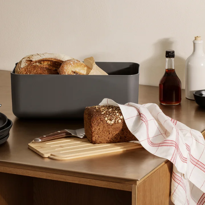 Bread bin from Eva Solo in the colors bamboo / elephant grey