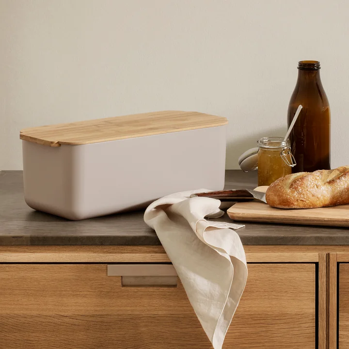 Bread bin from Eva Solo in the colors bamboo / sand