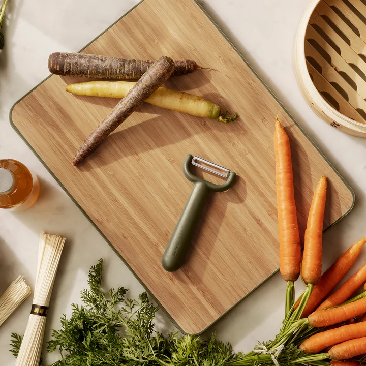 Green Tool Peeler from Eva Solo in color green