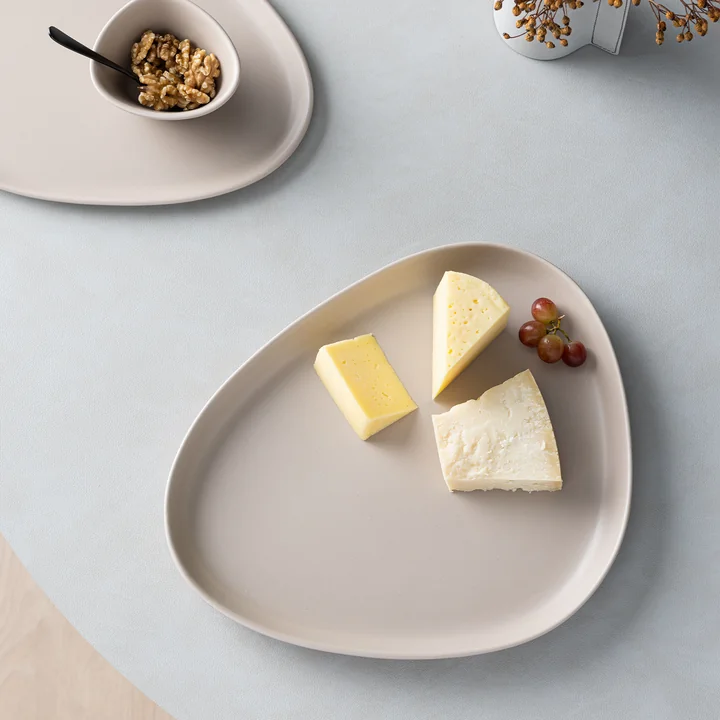 Curve Stoneware Plate from Lind DNA