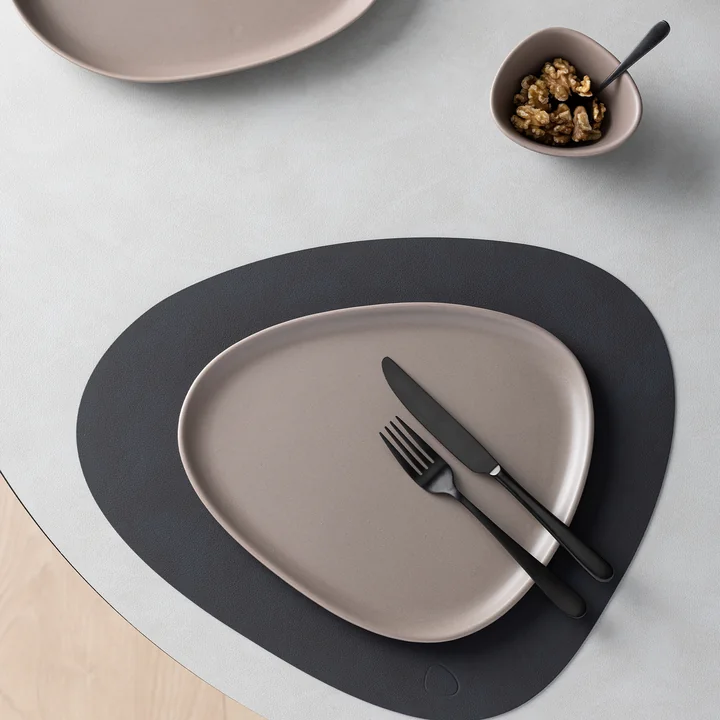 Curve Stoneware Plate in Lind DNA