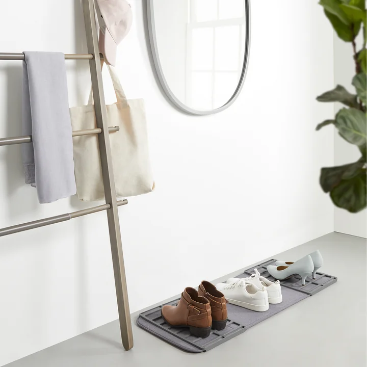 Shoe Dry Shoe draining mat from Umbra