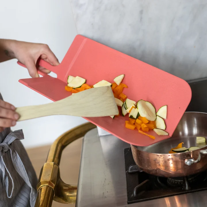 Snap Cutting board S, nature coral from Koziol