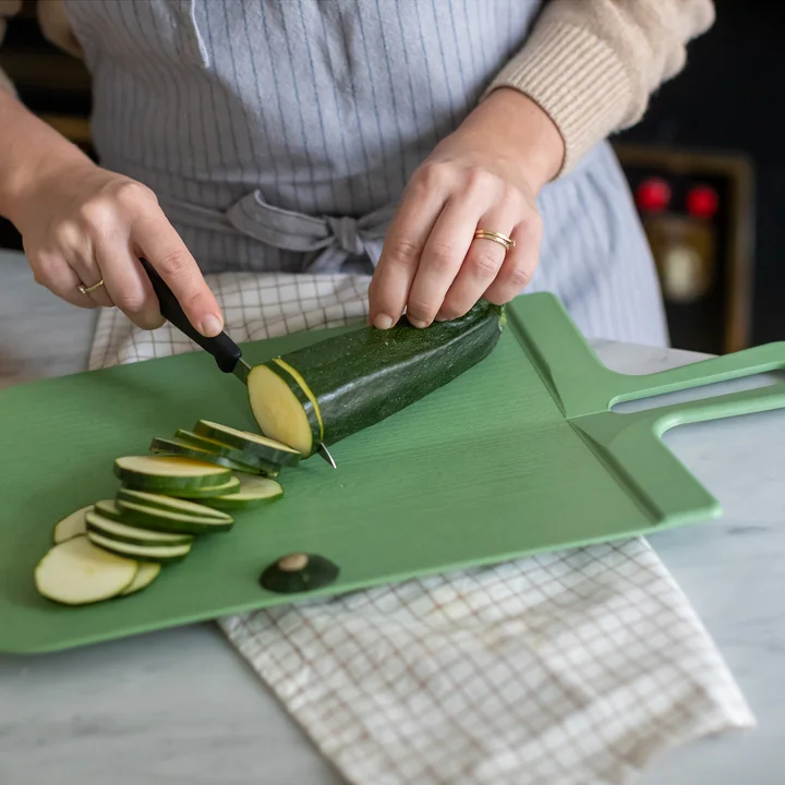 Snap Cutting board S, nature leaf green from Koziol
