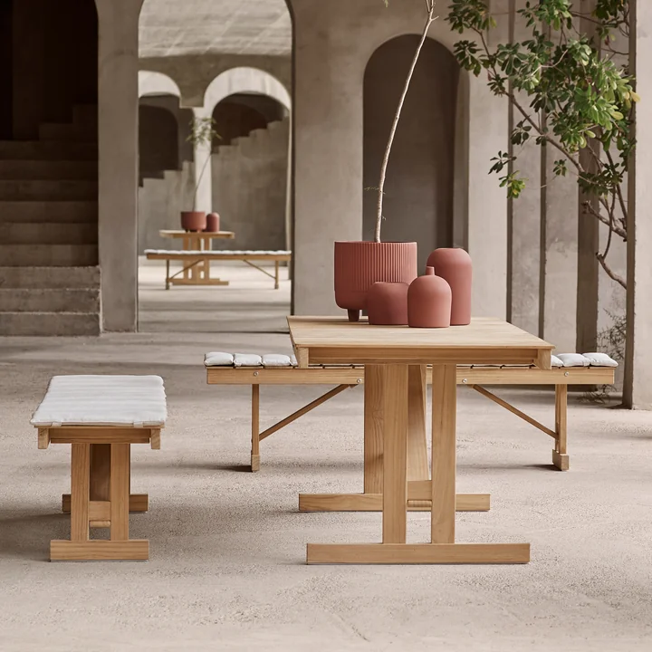 Seat cover for BM1871 bench from Carl Hansen in the finish beige (Sunbrella Heritage Papyrus 18006)