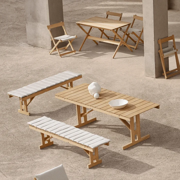 Seat cover for BM1871 bench from Carl Hansen in the finish beige (Sunbrella Heritage Papyrus 18006)