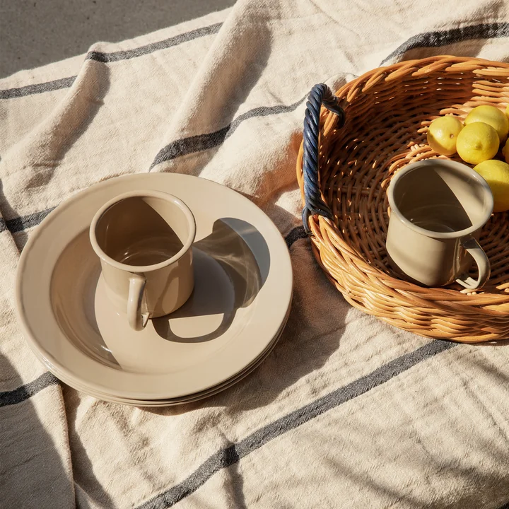 Yard Picnic tableware set by Ferm Living in color cashmere