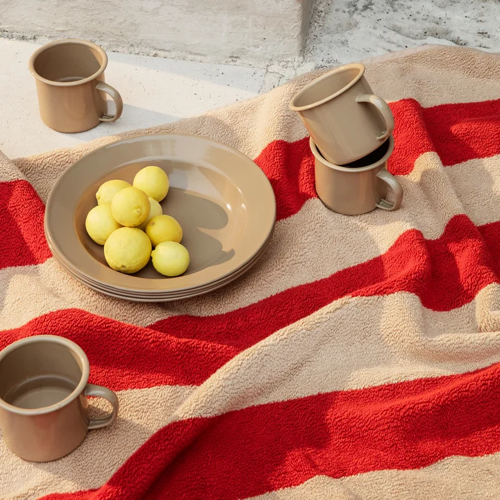 Yard Picnic tableware set by Ferm Living in color cashmere