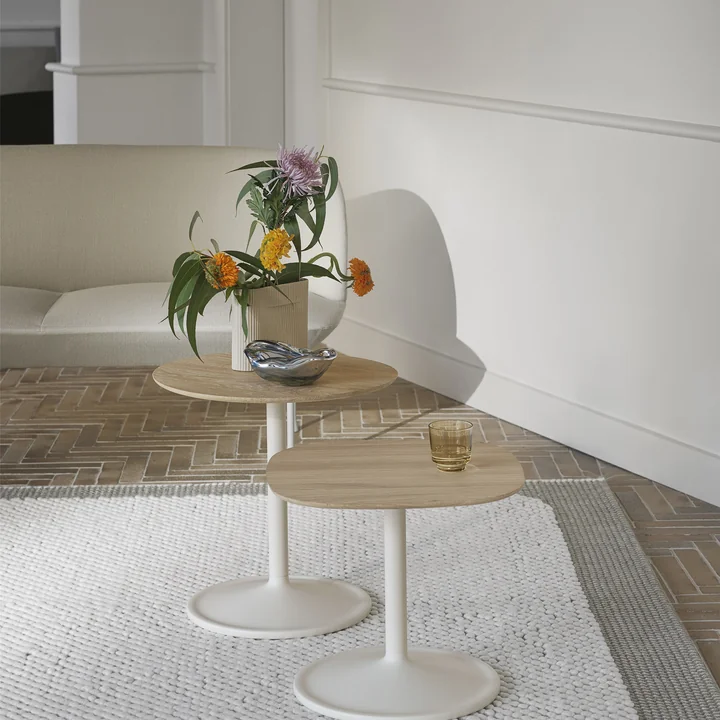Soft Side table, oak / off-white by Muuto
